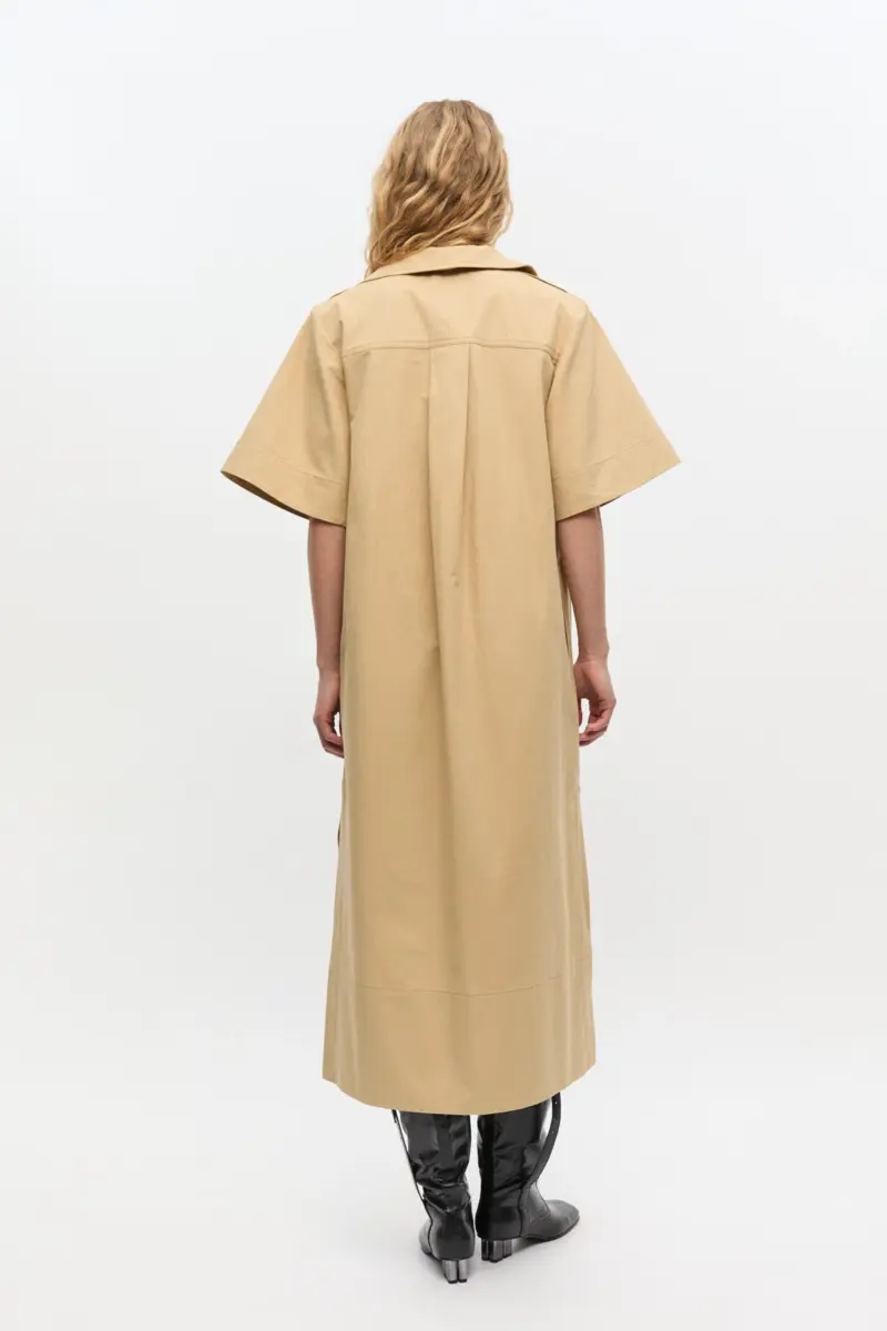Beiges Stretch-Baumwollkleid Beiges Stretch-Baumwollkleid
