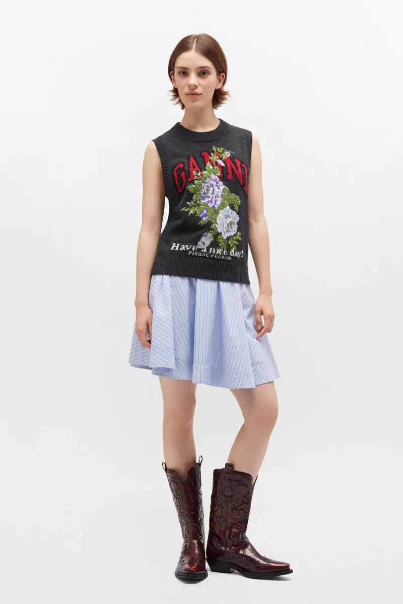Blauer Minirock mit Streifen Blauer Minirock mit Streifen