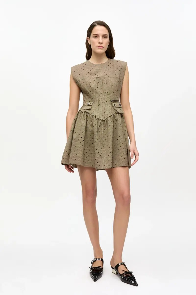 Braunes Minikleid aus Flock-Anzugstoff