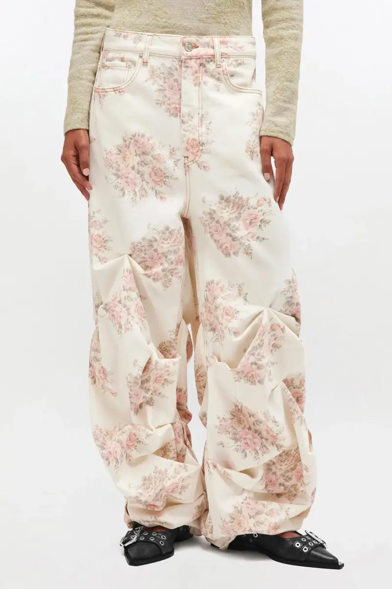 Drapierte Jeans mit Blumenprint