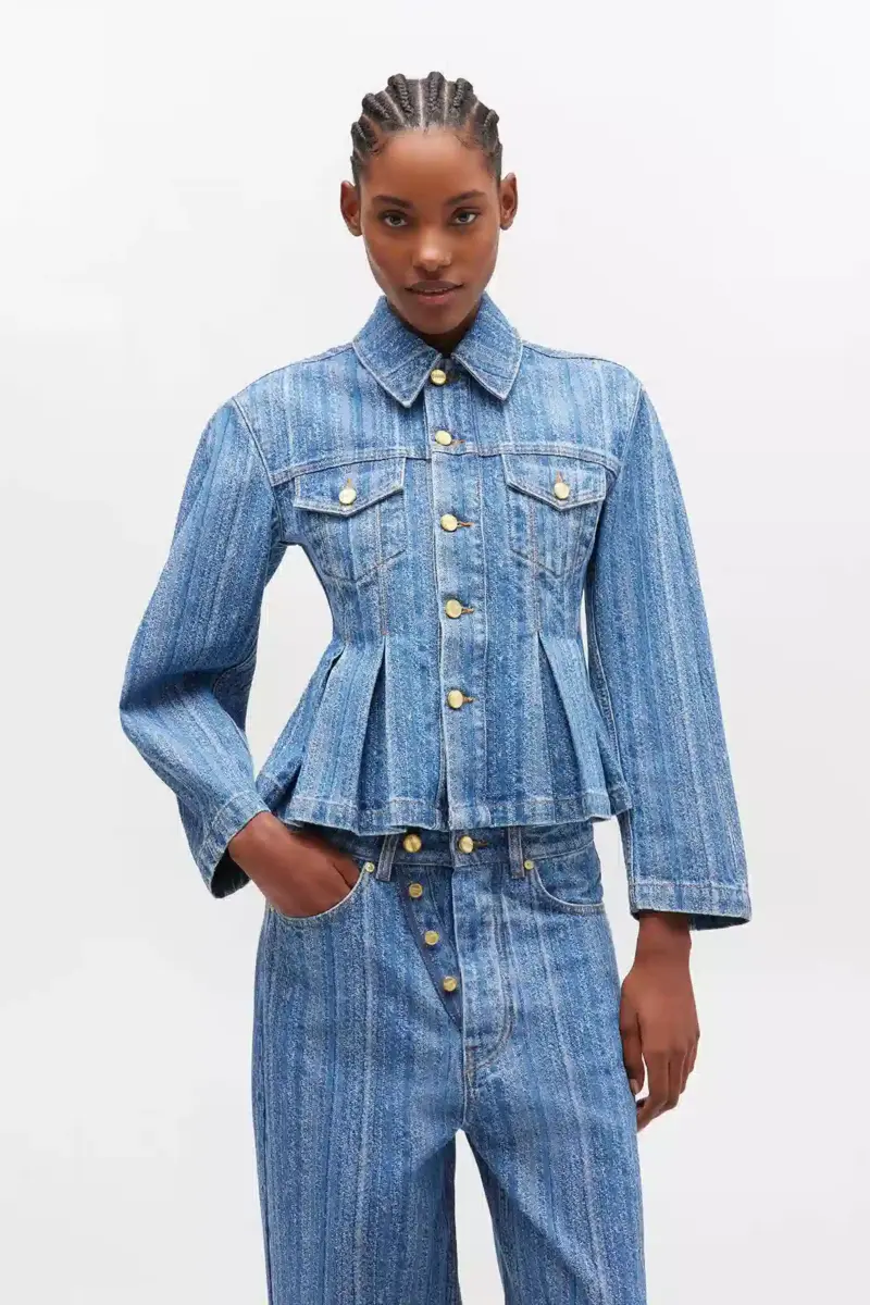 Gestreifte Jeansjacke mit Falten
