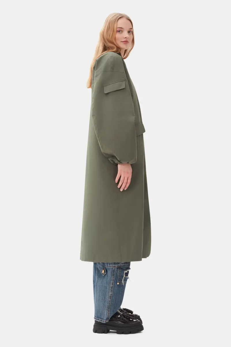 Grüner Oversize-Mantel aus Tech-Seersucker Grüner Oversize-Mantel aus Tech-Seersucker