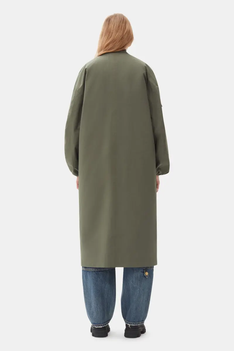 Grüner Oversize-Mantel aus Tech-Seersucker Grüner Oversize-Mantel aus Tech-Seersucker