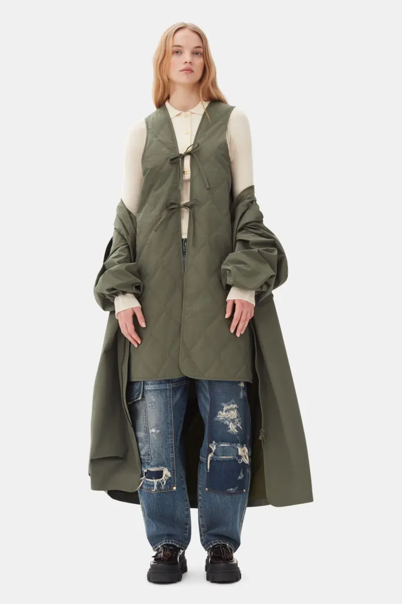 Grüner Oversize-Mantel aus Tech-Seersucker Grüner Oversize-Mantel aus Tech-Seersucker