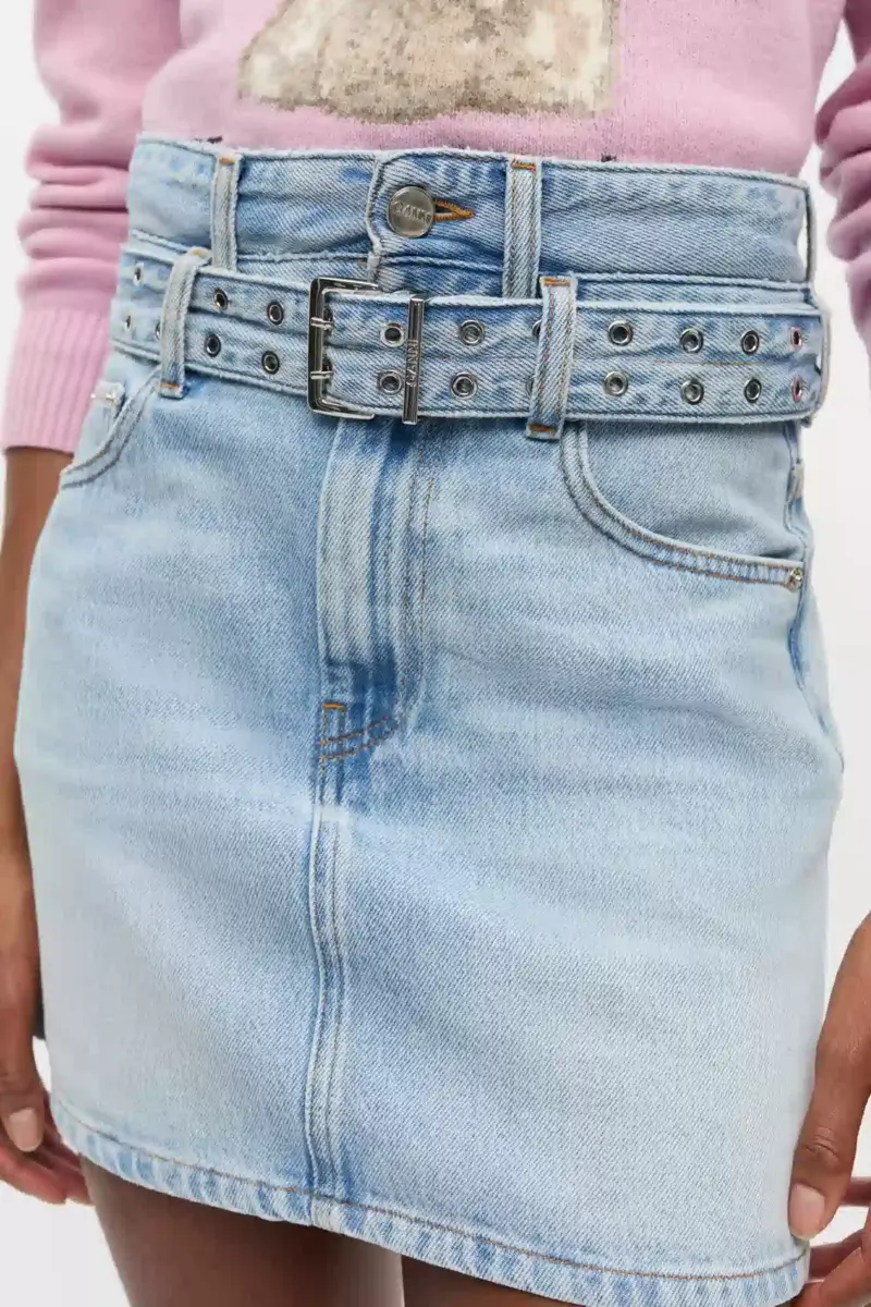 Hellblauer Mini-Denimrock Hellblauer Mini-Denimrock