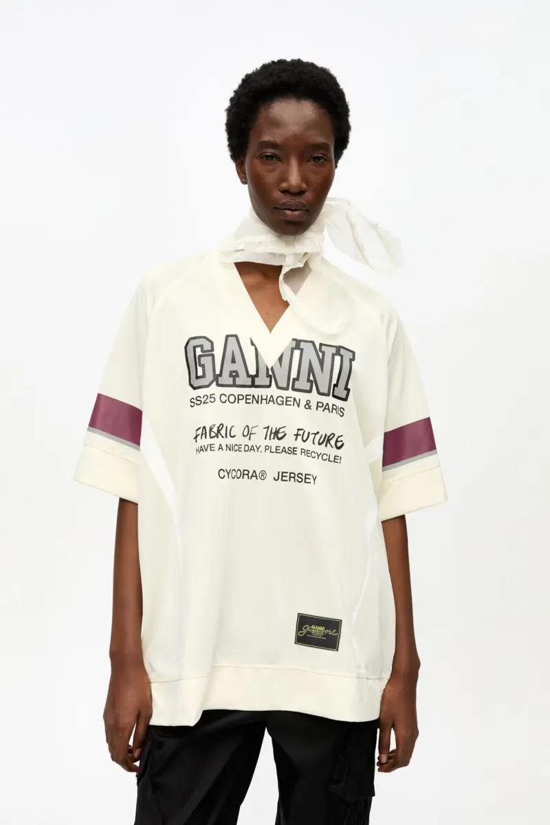 Ivorfarbenes Oversize-T-Shirt aus Future-Mesh Ivorfarbenes Oversize-T-Shirt aus Future-Mesh