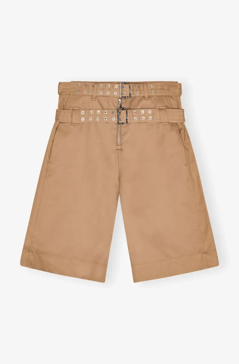 Kamelbraune Shorts aus gebondeter Baumwolle mit Gürtel Kamelbraune Shorts aus gebondeter Baumwolle mit Gürtel