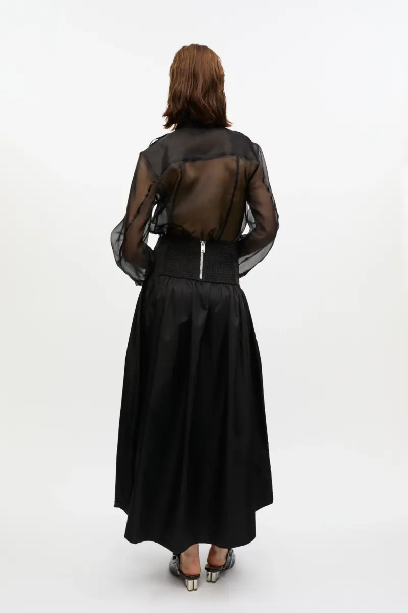 Langer Rock mit Taschen aus schwarzem Duchesse-Nylon Langer Rock mit Taschen aus schwarzem Duchesse-Nylon