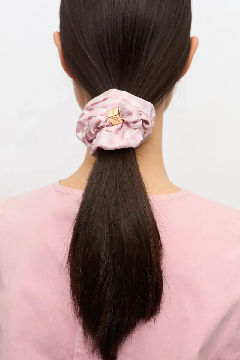 Rosa Gingham-Haargummi