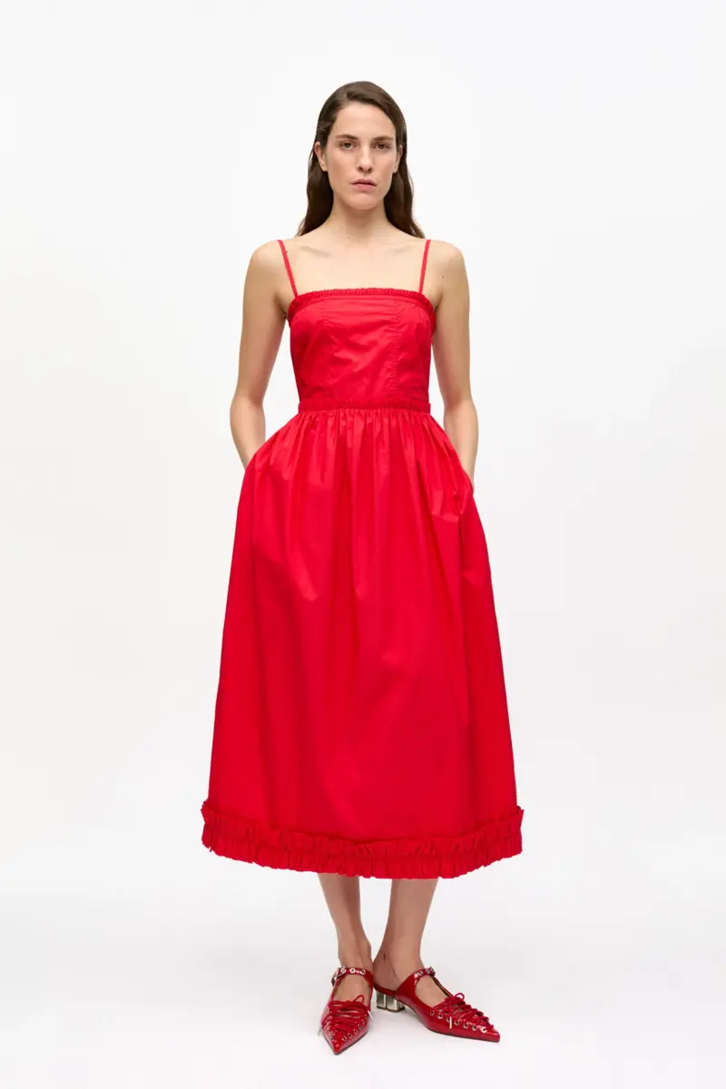 Rotes Baumwoll-Popeline-Trägerkleid Rotes Baumwoll-Popeline-Trägerkleid