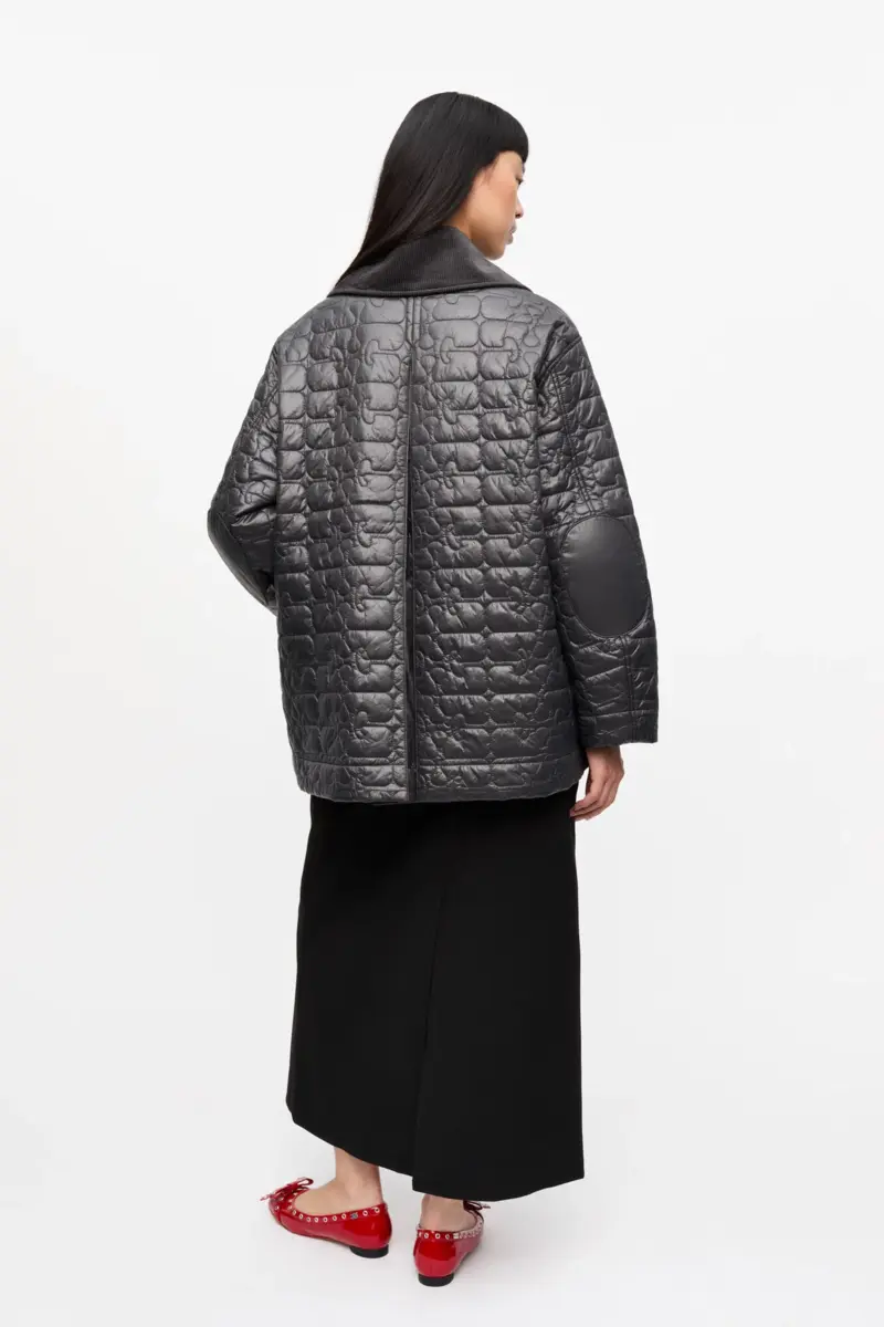 Schwarze, glänzende, gesteppte Midi-Jacke Schwarze, glänzende, gesteppte Midi-Jacke