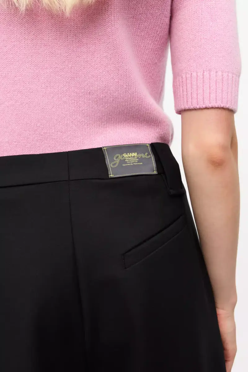 Schwarze, schwere Baumwollhose mit mittlerer Taillenhöhe Schwarze, schwere Baumwollhose mit mittlerer Taillenhöhe