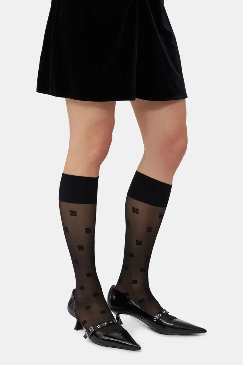 Schwarze Socken mit Schmetterlingsspitze