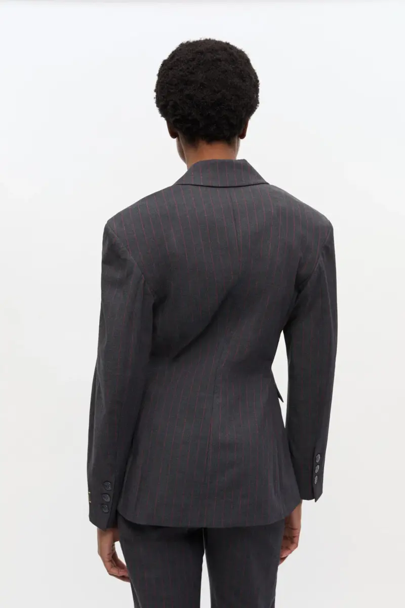 Schwarzer Nadelstreifenblazer Schwarzer Nadelstreifenblazer