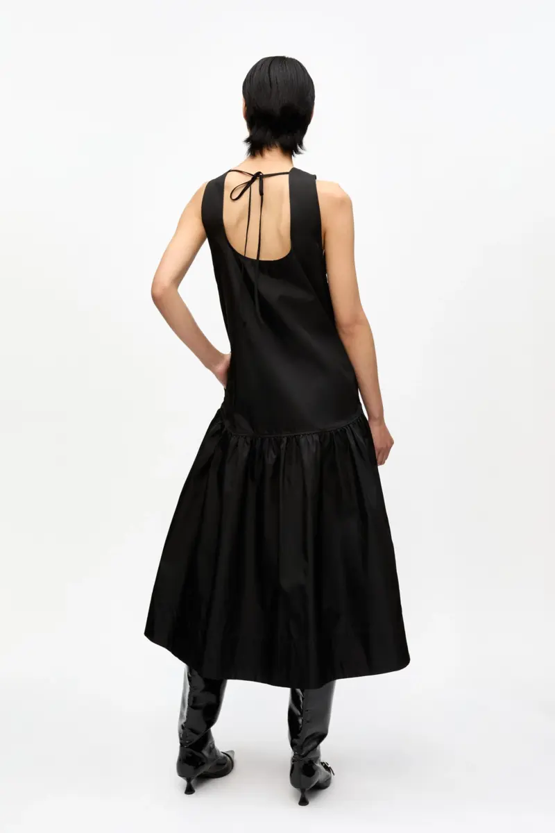 Schwarzes Midikleid aus Duchesse-Nylon