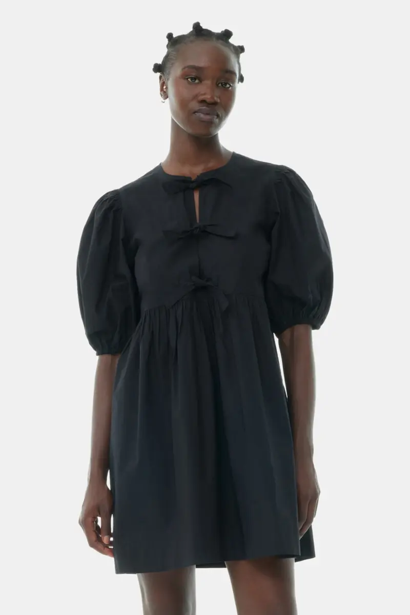 Schwarzes Minikleid aus Baumwollpopeline mit Bindeband