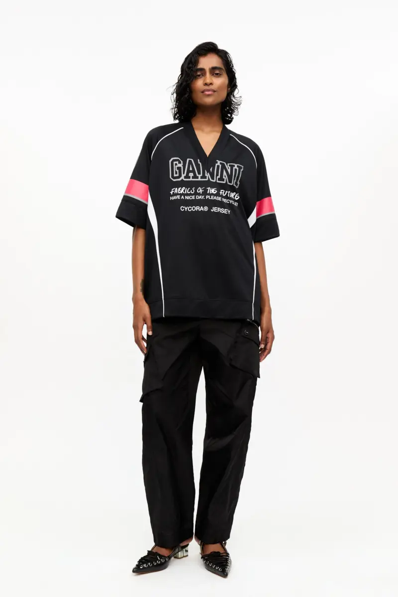 Schwarzes Oversize-T-Shirt aus Future-Mesh Schwarzes Oversize-T-Shirt aus Future-Mesh
